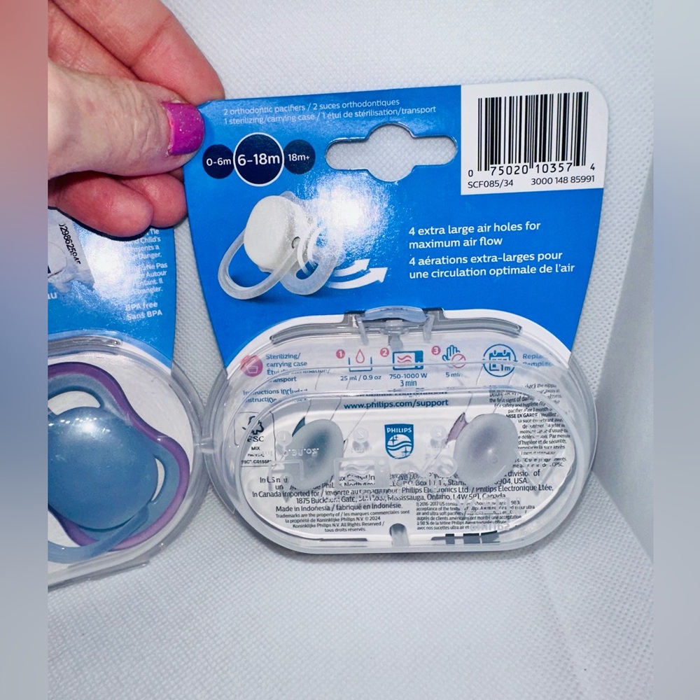 New 2 Pack Avent Ultra Air Pacifier Set - Picture 3 of 3